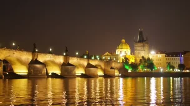 Karlův most a hrad v Praze