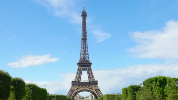 Torre Eiffel em Paris — Vídeo de Stock