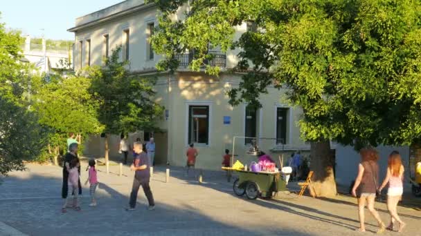 Yunan Caddesi üzerinde günlük yaşam — Stok video