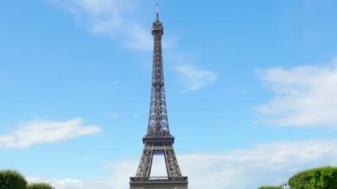 Paris 'teki Eyfel Kulesi