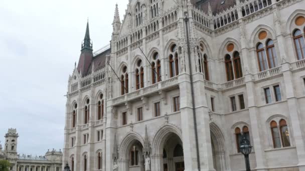 Edificio del Parlamento Budapest — Vídeos de Stock