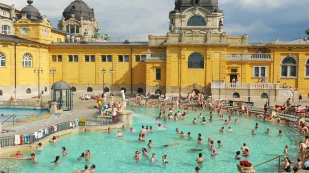 Szechenyi thermaal bad — Stockvideo