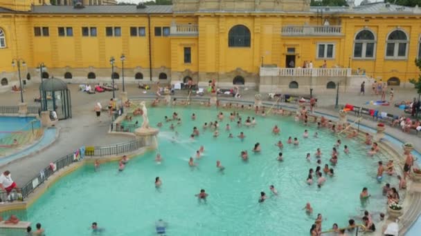 Termální lázně Szechenyi — Stock video