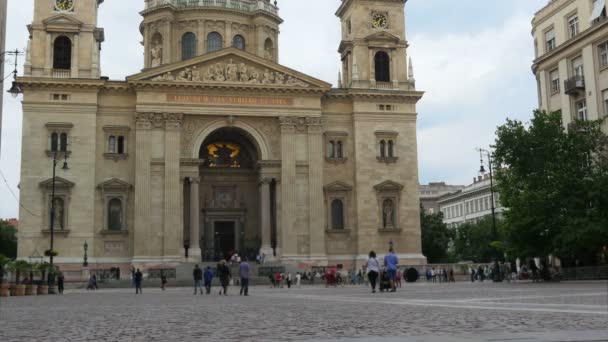 St Stephens Basilica in Budapest — Stock Video