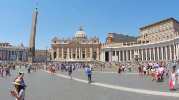 Pessoas que visitam Cidade do Vaticano — Vídeo de Stock