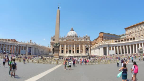 Pessoas que visitam Cidade do Vaticano — Vídeo de Stock