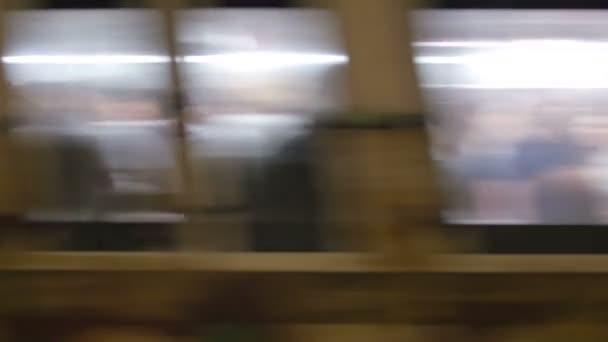 Mensen in metro in Rom — Stockvideo