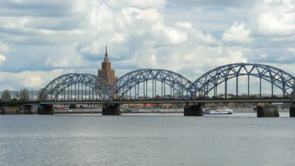Mooi uitzicht op de stad Riga — Stockvideo