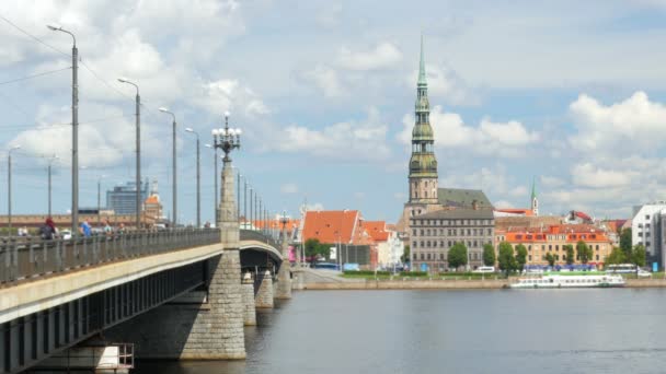 Hermosa vista de la ciudad de Riga — Vídeo de stock