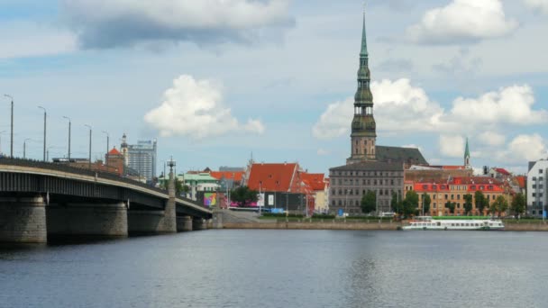 Hermosa vista de la ciudad de Riga — Vídeos de Stock