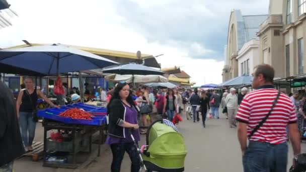 Mercado central em Riga — Vídeo de Stock