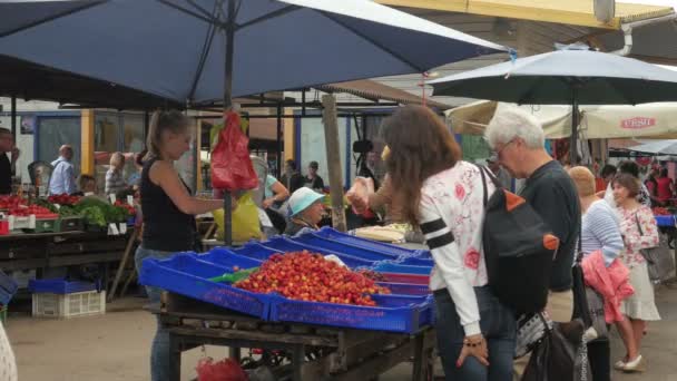 Mercado central em Riga — Vídeo de Stock