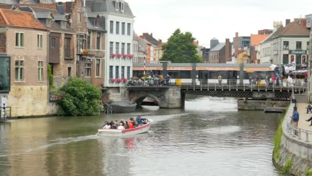 Gent Stadtblick mit Touristen — Stockvideo