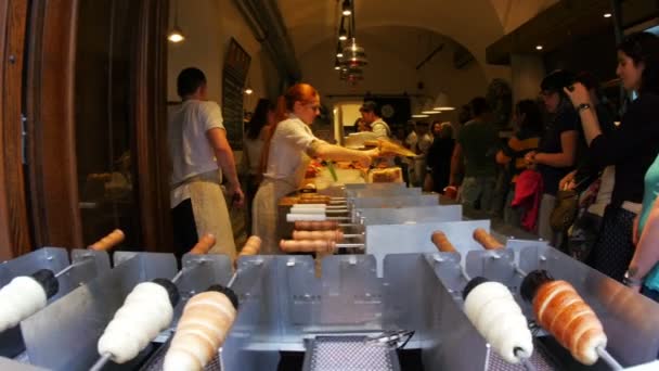 Cucina tradizionale a Praga — Video Stock