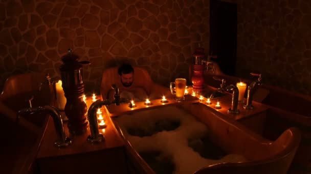 Man in czech beer spa — Stock Video