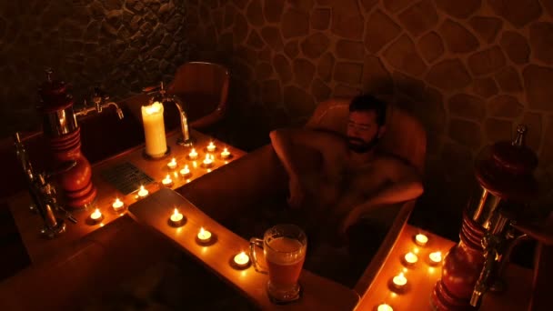 Man in czech beer spa — Stock Video