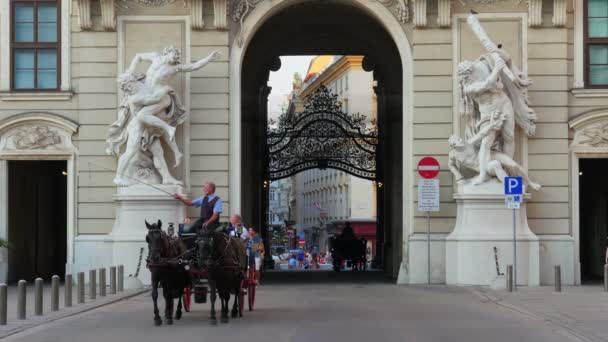 Palatset Hofburg gatan i Wien — Stockvideo
