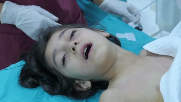 Operation bei Kindern — Stockvideo