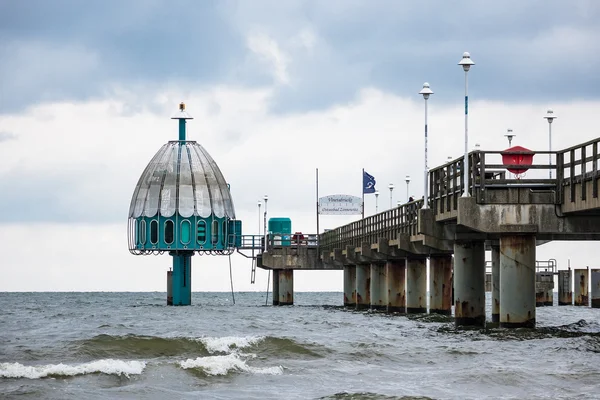 Der pier in zinnowitz auf der insel usedom — Stockfoto