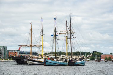 Yelkenli gemi (Almanya Rostock Hanse Yelken üzerinde)