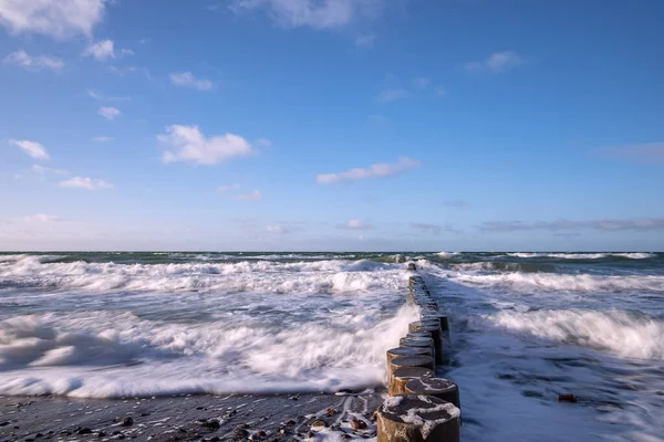 Groynes Aan Kust Van Oostzee Een Stormachtige Dag — Stockfoto