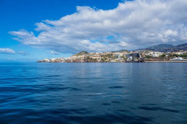 Portekiz 'in Madeira adasındaki Funchal şehrine bakın..