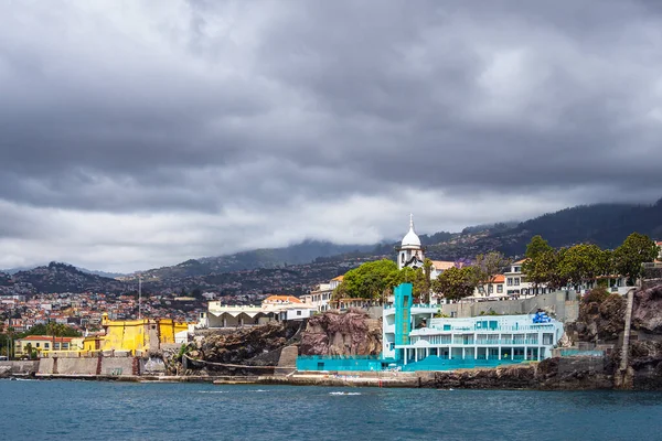 俯瞰葡萄牙马德拉岛上的Funchal市 — 图库照片