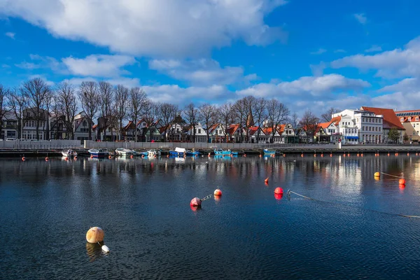 Uitzicht Gebouwen Boten Warnemuende Duitsland — Stockfoto