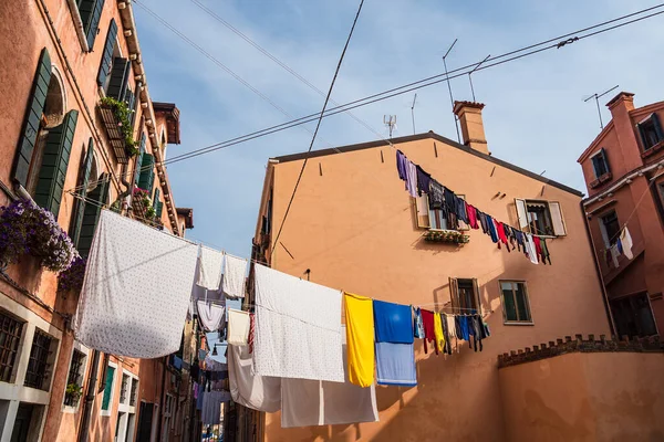 Edificios Históricos Con Líneas Lavado Ciudad Venecia Italia —  Fotos de Stock