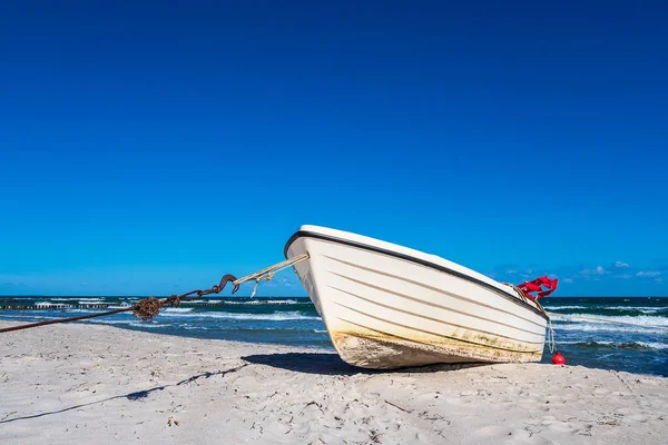 Vissersboot Aan Oostzeekust Zingst Duitsland — Stockfoto