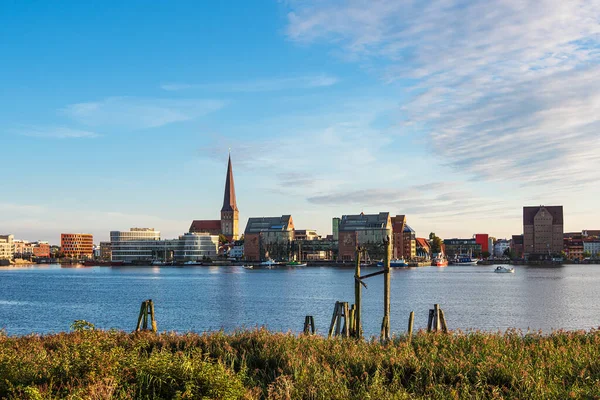 Vista Sul Fiume Warnow Fino Alla Città Rostock Germania — Foto Stock