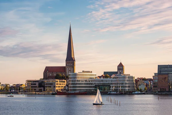 Vista Sobre Río Warnow Ciudad Rostock Alemania — Foto de Stock