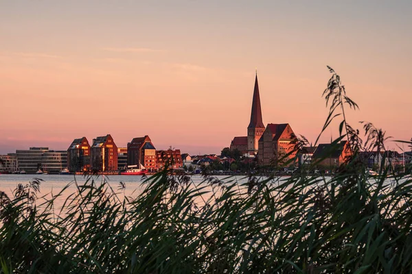 Vista Sobre Río Warnow Ciudad Rostock Alemania — Foto de Stock