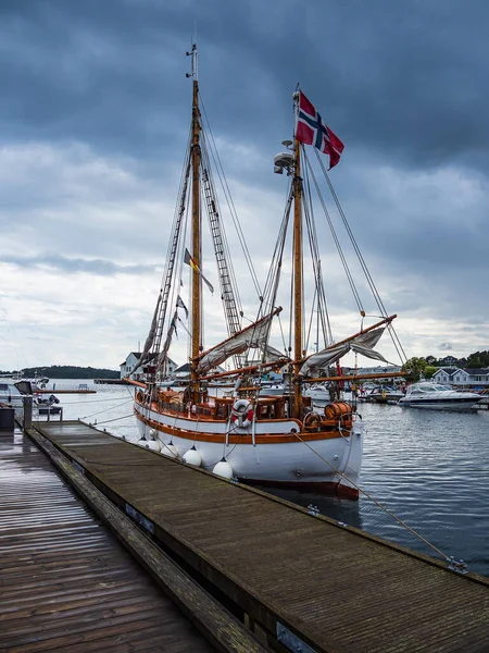 挪威格里姆斯塔德港的帆船 — 图库照片