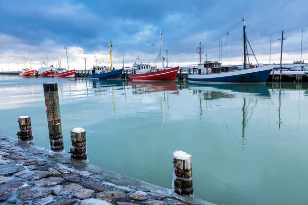 Rybářské lodě v Warnemuende — Stock fotografie