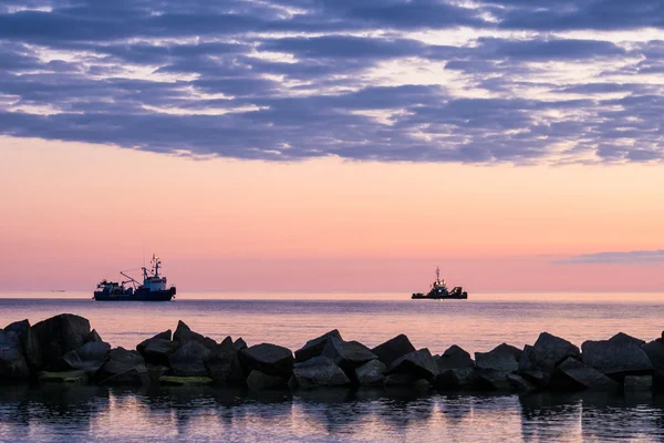 Naves y puesta de sol — Foto de Stock