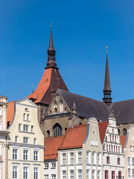 Historische Gebäude in Rostock — Stockfoto