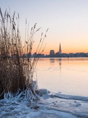 Nehri Warnow Rostock için göster
