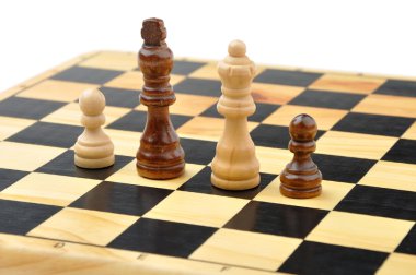 Interracial aile olarak satranç figürleri