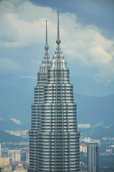 Partie supérieure de la tour Petronas à KUALA LUMPUR, MALAISIE — Photo