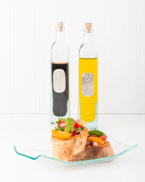 Bruschetta och kryddor porträtt — Stockfoto