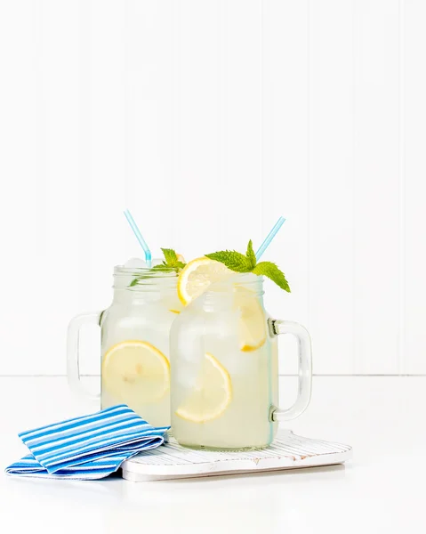 Porträt einer eiskalten Limonade — Stockfoto