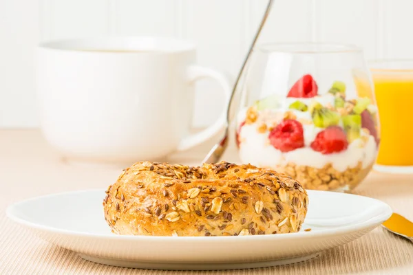 Bagel for Breakfast — Stock Photo, Image