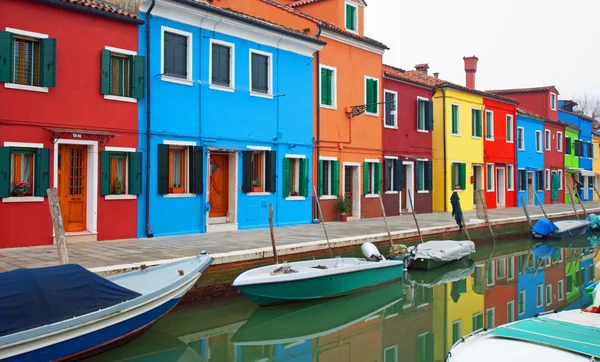 Renkli evleri, Burano, İtalya — Stok fotoğraf