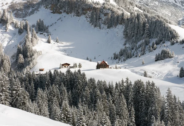 Σαλέ, κοντά σε Mount Biberkopf, Warth είμαι Alberg, Vorarlberg, στην Αυστρία — Φωτογραφία Αρχείου