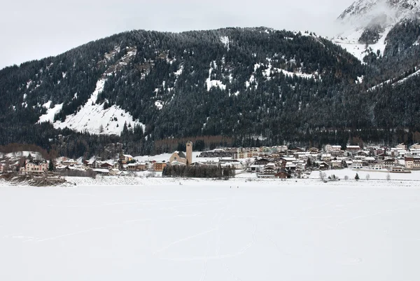 Villaggio alpino, Svizzera — Foto Stock