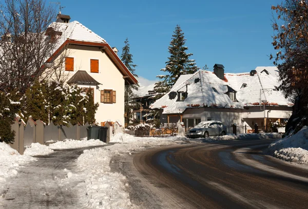 Alpine huizen, Noord-Italië — Stockfoto