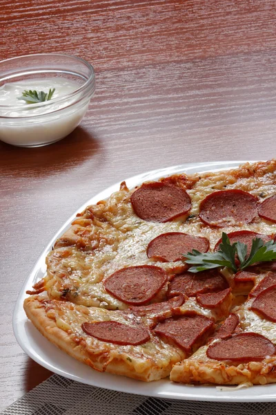 Pizza Pepperoni con souse — Foto de Stock