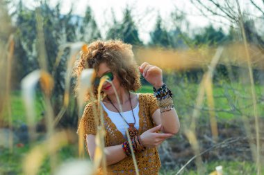 Boho tarzı kız
