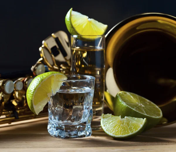 Tequila mit Limette — Stockfoto